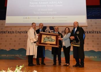 Ahmet Arslan’a ‘Fahri Doktora’ unvanı verildi