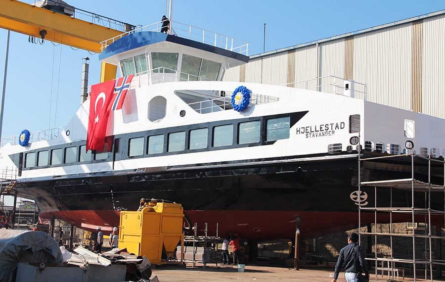 DENİZLERİN TESLASI SUYA İNDİ