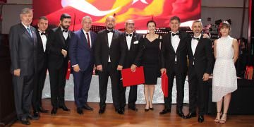 DENİZCİLİK SEKTÖRÜ CUMHURİYET YEMEĞİ’NDE BULUŞTU