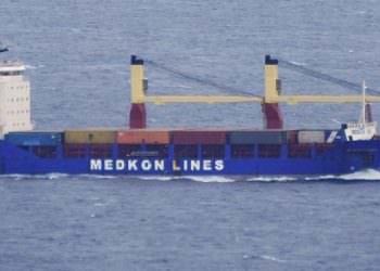 GEMİDEKİ KONTEYNERLER DENİZE DÜŞTÜ