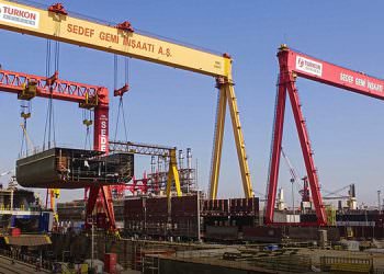 SEDEF TERSANESİ, TÜRKİYE’DEKİ EN AĞIR BLOK KALDIRMAYI GERÇEKLEŞTİRDİ