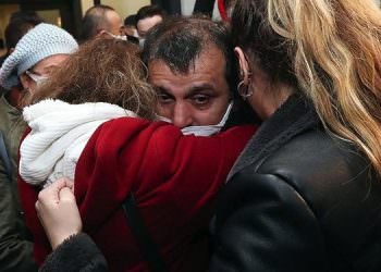 KORSANLARIN ELİNDEN KURTARILAN DENİZCİLER YURDA DÖNDÜ