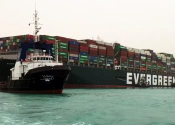 SÜVEYŞ KANALI’NI TIKAYAN EVER GİVEN GEMİSİ YÜZDÜRÜLDÜ