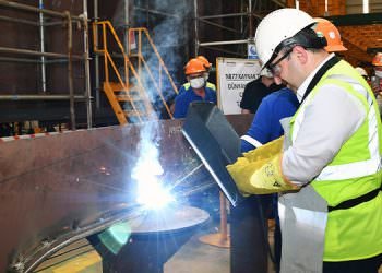 DÜNYANIN EN BÜYÜK CANLI BALIK TAŞIMA GEMİSİNİN İLK KAYNAĞI BAKAN VARANK’TAN