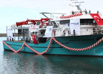 ”KAZIM KOBYA” ADLI BALIKÇI GEMİSİ SUYA İNDİ