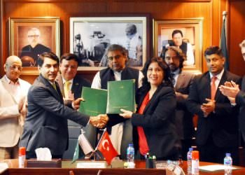 MED MARİNE, PAKİSTAN QASİM LİMAN OTORİTESİ İLE RÖMORKÖR SÖZLEŞMESİ İMZALADI