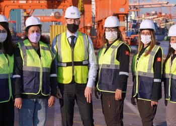 MERSİN LİMANI, KADIN İSTİHDAMINA DESTEĞİ SÜRDÜRÜYOR