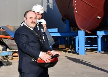 SANMAR DENİZCİLİK, İKİ AÇIK DENİZ RÖMORKÖRÜNÜ ŞİLİLİ VE PERULU SAHİPLERİNE TESLİM ETTİ