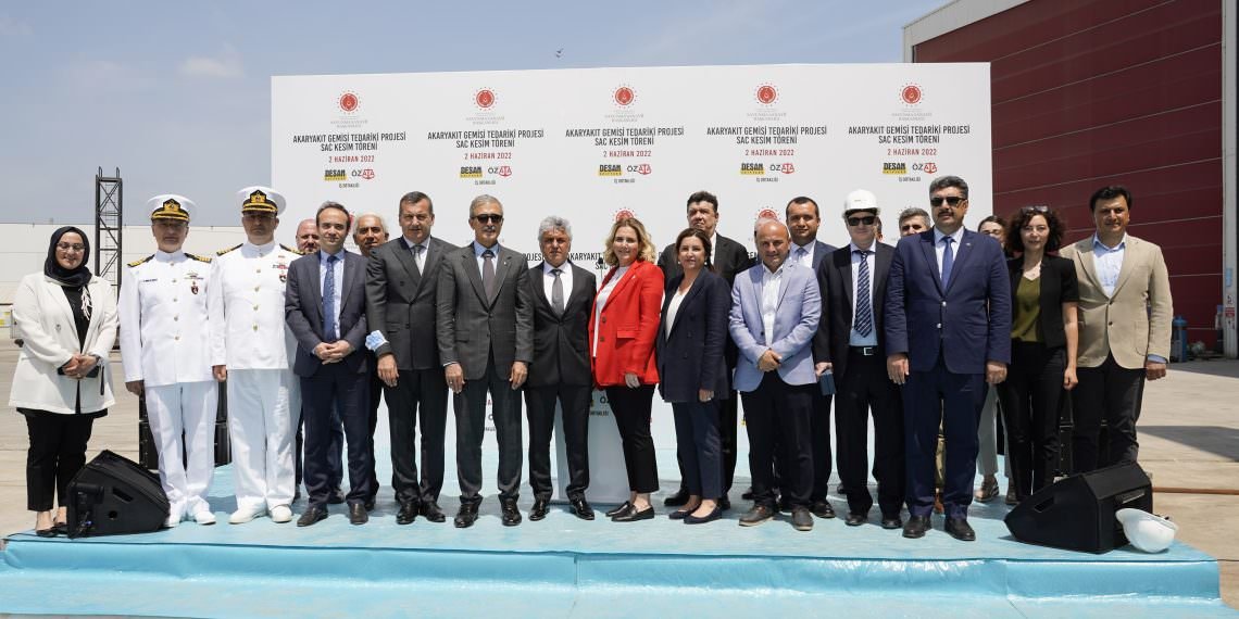 AKARYAKIT GEMİSİ TEDARİKİ PROJESİ SAC KESİM TÖRENİ ÖZATA TERSANESİ EV SAHİPLİĞİNDE GERÇEKLEŞTİ