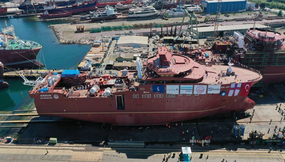 TERSAN TERSANESİ GADUS’U SUYA İNDİRDİ