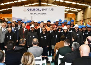 GELİBOLU TERSANESİ, STANDATLAR ÜSTÜ YENİ İNŞASINA BAŞLADI