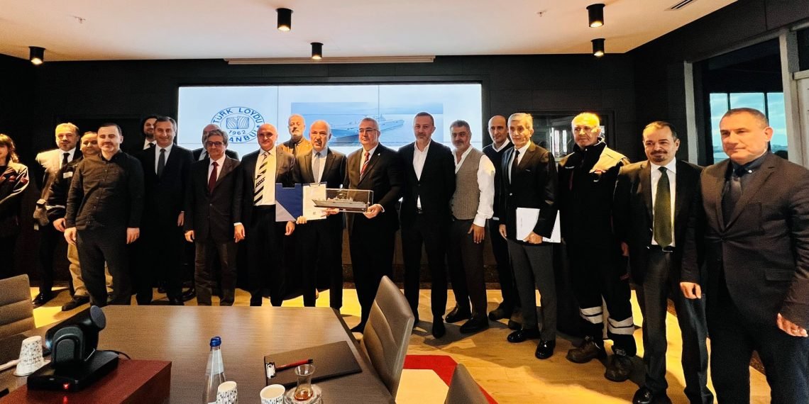 TCG ANADOLU’NUN KLAS SERTİFİKASI TESLİM EDİLDİ