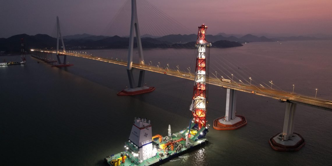 DÜNYANIN EN BÜYÜK KAZIK ÇAKMA İŞLEVLİ GEMİSİ YIHANG JINZHUANG, HİZMETE GİRDİ