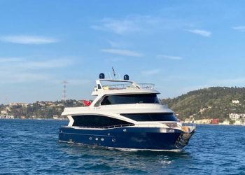 AYDEN MARINE’NİN AY YILDIZ’I BOĞAZDA