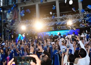 PİRİ REİS ÜNİVERSİTESİ’NDE MEZUNİYET TÖRENİ GERÇEKLEŞTİ