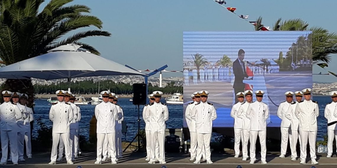 İTÜ DENİZCİLİK FAKÜLTESİ’NDEN ÇOŞKULU MEZUNİYET TÖRENİ