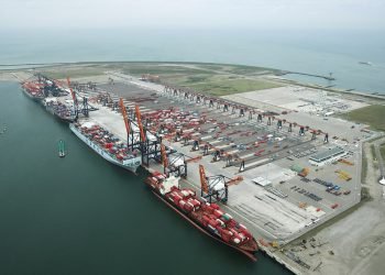 EVERGREEN, ROTTERDAM EUROMAX TERMİNALİNİN YÜZDE 20 HİSSESİNİ SATIN ALDI