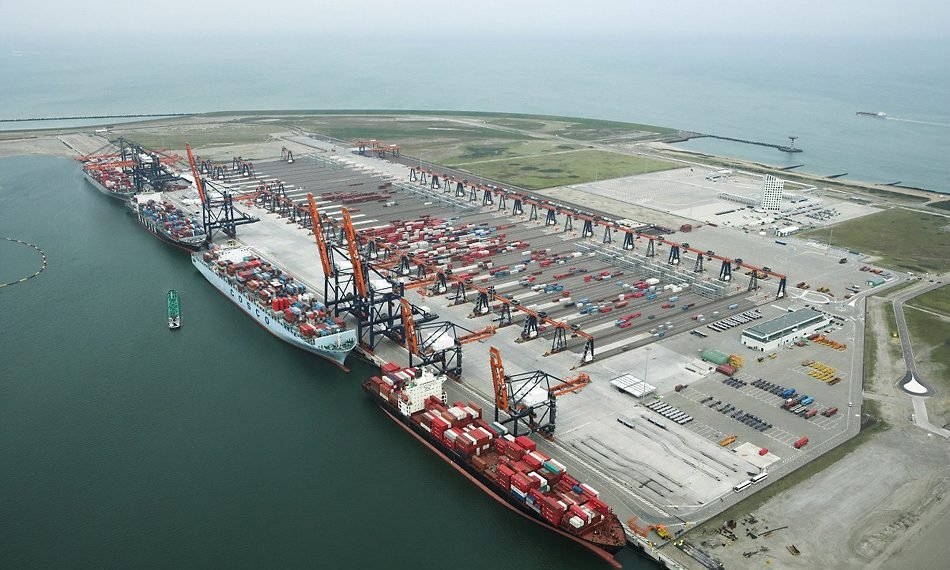 EVERGREEN, ROTTERDAM EUROMAX TERMİNALİNİN YÜZDE 20 HİSSESİNİ SATIN ALDI