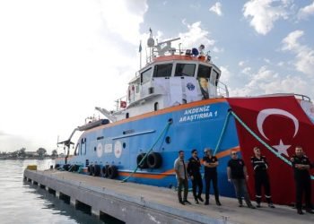 AKDENİZ ARAŞTIRMA 1 GEMİSİ, LÜBNAN’A UĞURLANDI