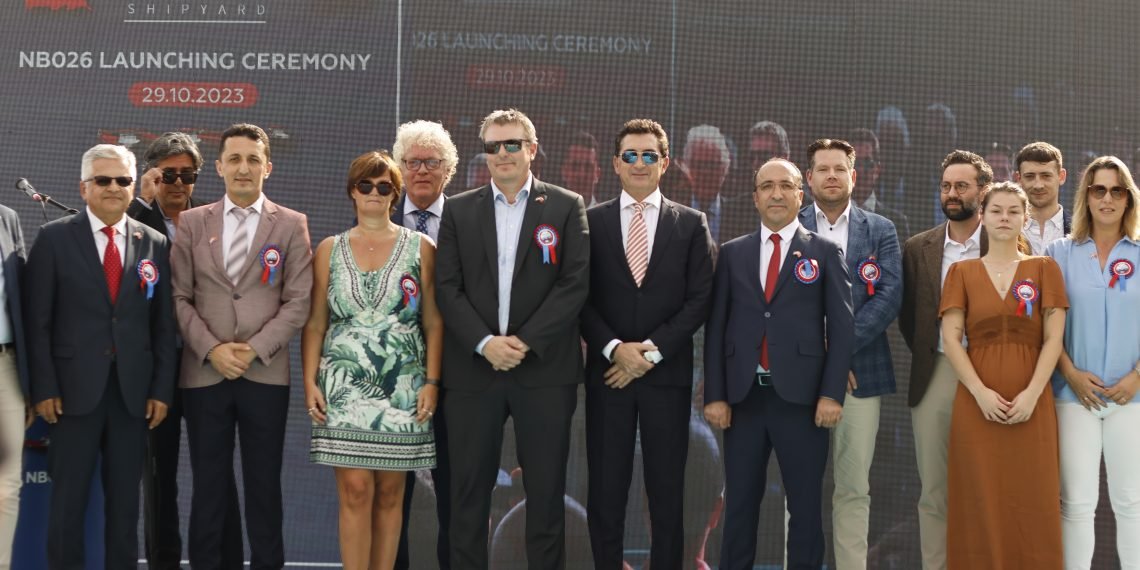 ATLAS TERSANESİ LONGERA KARGO GEMİSİNİ TÖRENLE SUYA İNDİRDİ