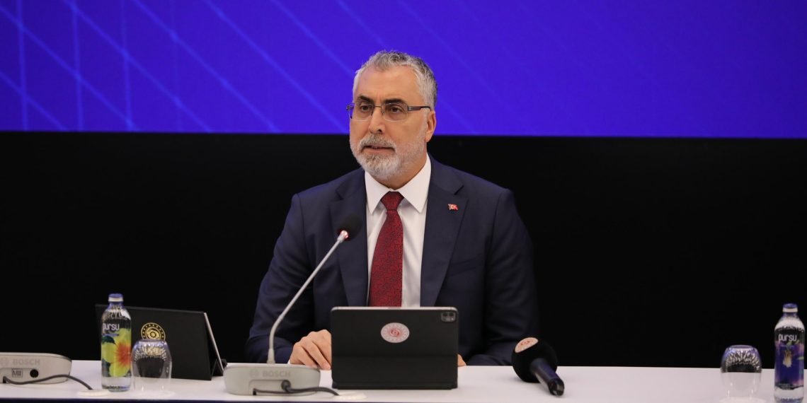 BAKAN VEDAT IŞIKHAN, KIRAN TERSANESİ’Nİ ZİYARET ETTİ