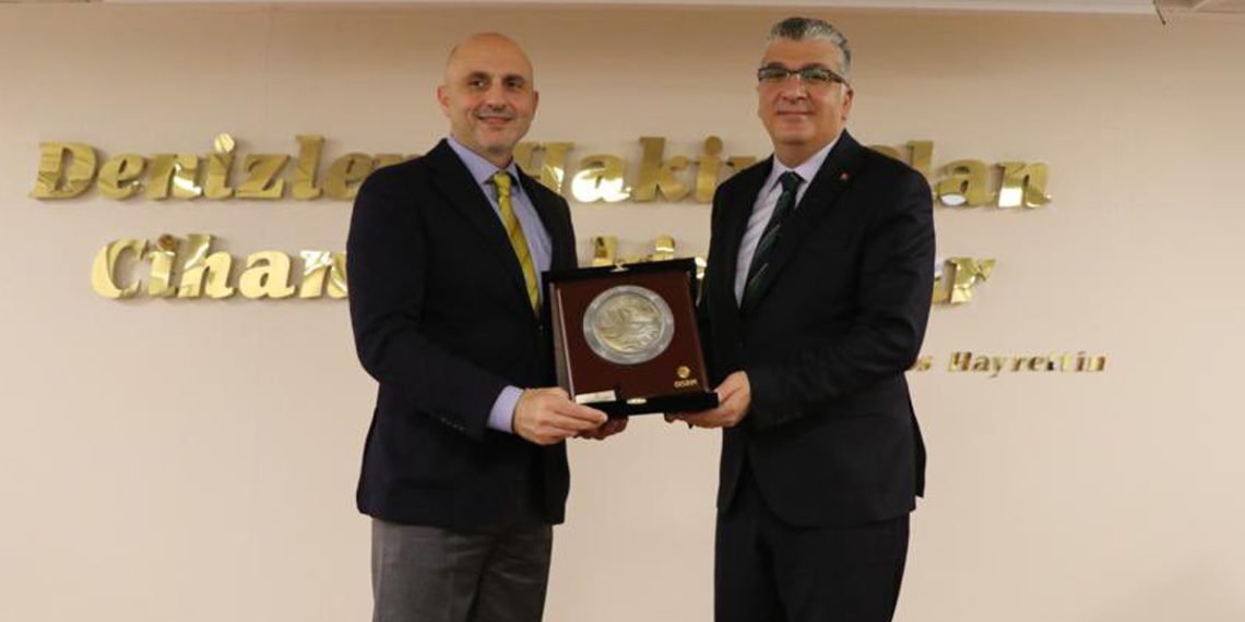 ÜNÜVAR GİSBİR’DE SEKTÖR TEMSİLCİLERİYLE BULUŞTU