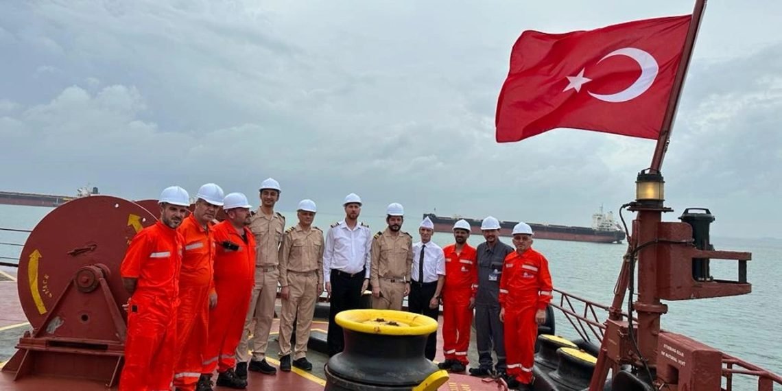 DENAK D DÖKME YÜK GEMİSİ TÜRK BAYRAĞI ÇEKTİ