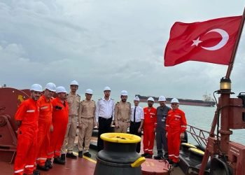 DENAK D DÖKME YÜK GEMİSİ TÜRK BAYRAĞI ÇEKTİ