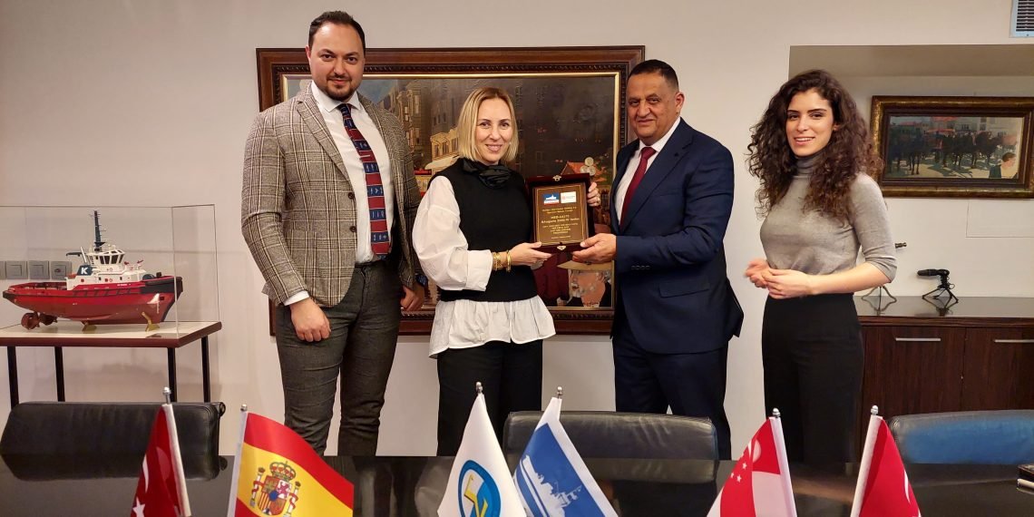 Med Marine, VB Ahmose’yi Boluda Towage’a teslim etti