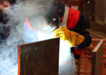 Sanmar’dan dünyanın ilk metanol yakıtlı römorkörleri