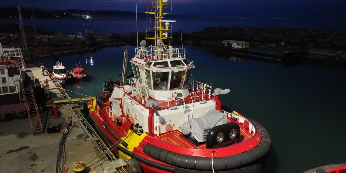 Med Marine’nin inşa ettiği DIAS Z isimli römorkör Pire’de