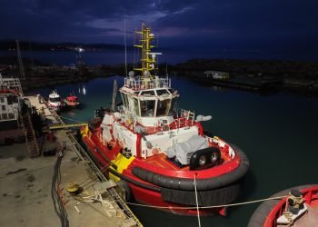 Med Marine’nin inşa ettiği DIAS Z isimli römorkör Pire’de