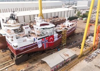 Norse, Tronderbas’ı denize indirdi