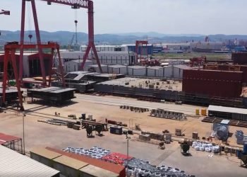 Hat-San Tersanesi, NB 22 yüzer havuzu teslim etti  