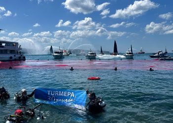 Kabotaj Bayramı’nda TURMEPA’dan Boğaz temizliği