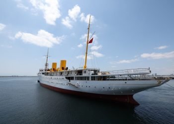 TCG Savarona yeniden açık denizlerde