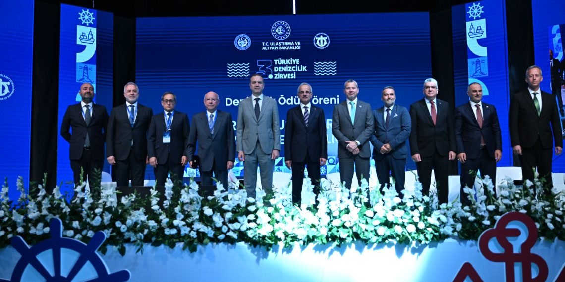 “Türkiye, deniz ulaşımı açısından anahtar konumda”
