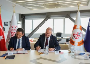 Uzmar’dan acil müdahale römorkörü ve pilot bot inşa anlaşması