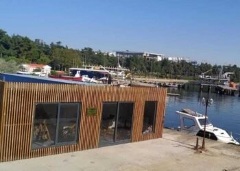 Alkoç Grup ve Naci Alkoç Vakfı, İTÜ Denizcilik Fakültesi Tekofest Takımına Yaşam Konteyneri Hediye Etti