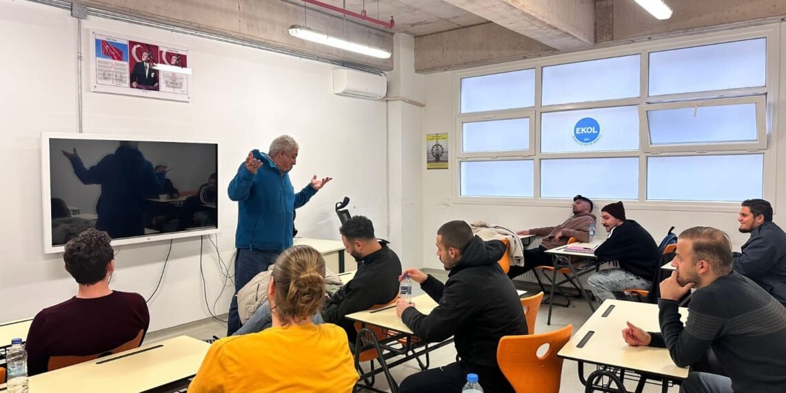Ekol’den müfredat dışı İngilizce eğitim desteği