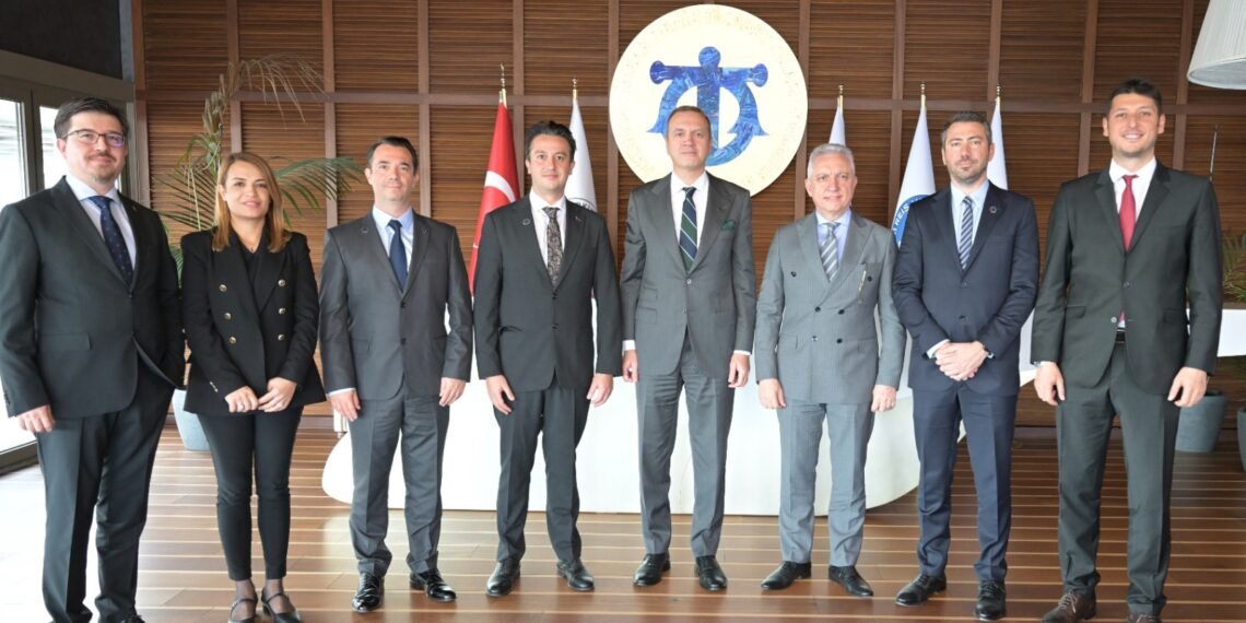 Gemi Brokerleri Derneği’nin Yeni Yönetimi Tamer Kıran’ı Ziyaret Etti