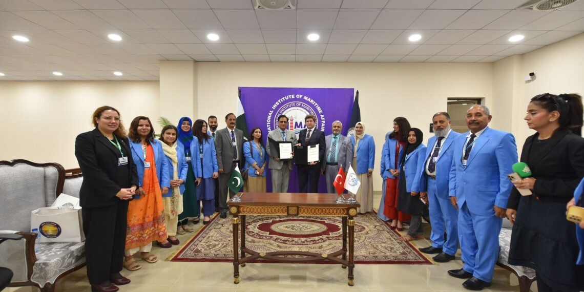 Türkiye ve Pakistan Arasında Denizcilik İş Birliği: DEHUKAM ve NIMA Anlaşma İmzaladı