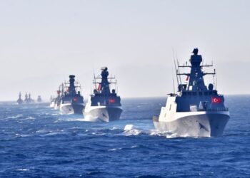 STM, milli savaş gemilerini ve İHA sistemlerini Körfez’e taşıyor