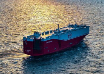 Dünyanın en büyük araç taşıma gemisi ‘Shenzhen’in yolculuğu başlıyor