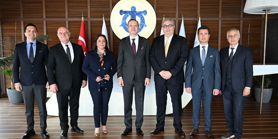 Deniz Turizmi Birliği Derneği, İMEAK DTO’yu ziyaret etti