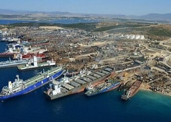 Aliağa’da Gemi Söküm Tesisleri Tersane ve Gemi Bakım Bölgesine Dönüşecek