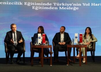 24. Ulusal Denizkızı Kongresi’nde geleceğin denizcileri sahne aldı