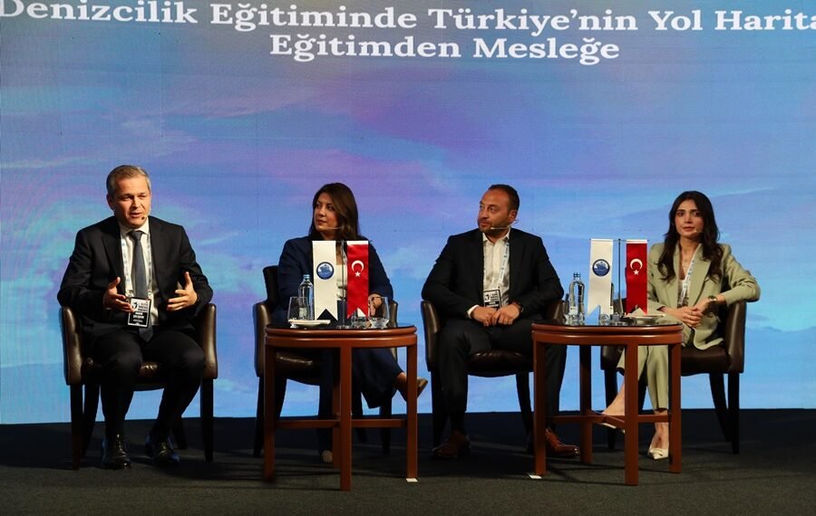 24. Ulusal Denizkızı Kongresi’nde geleceğin denizcileri sahne aldı