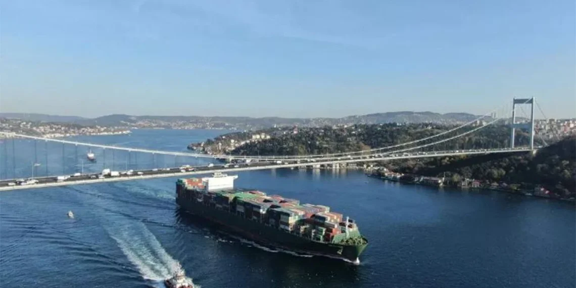 Boğazlardan geçiş ücretlerine yüzde 15 zam