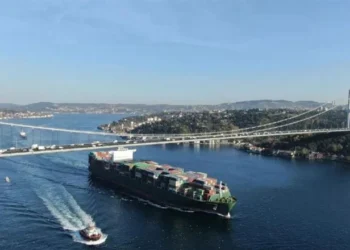 Boğazlardan geçiş ücretlerine yüzde 15 zam